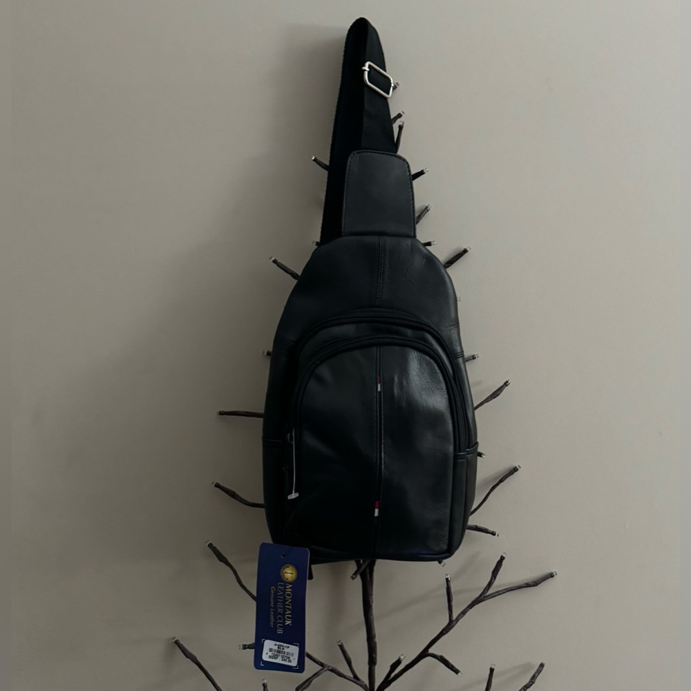 Brand new “Montauk “leather club, genuine leather crossbody (unisex).Color-black